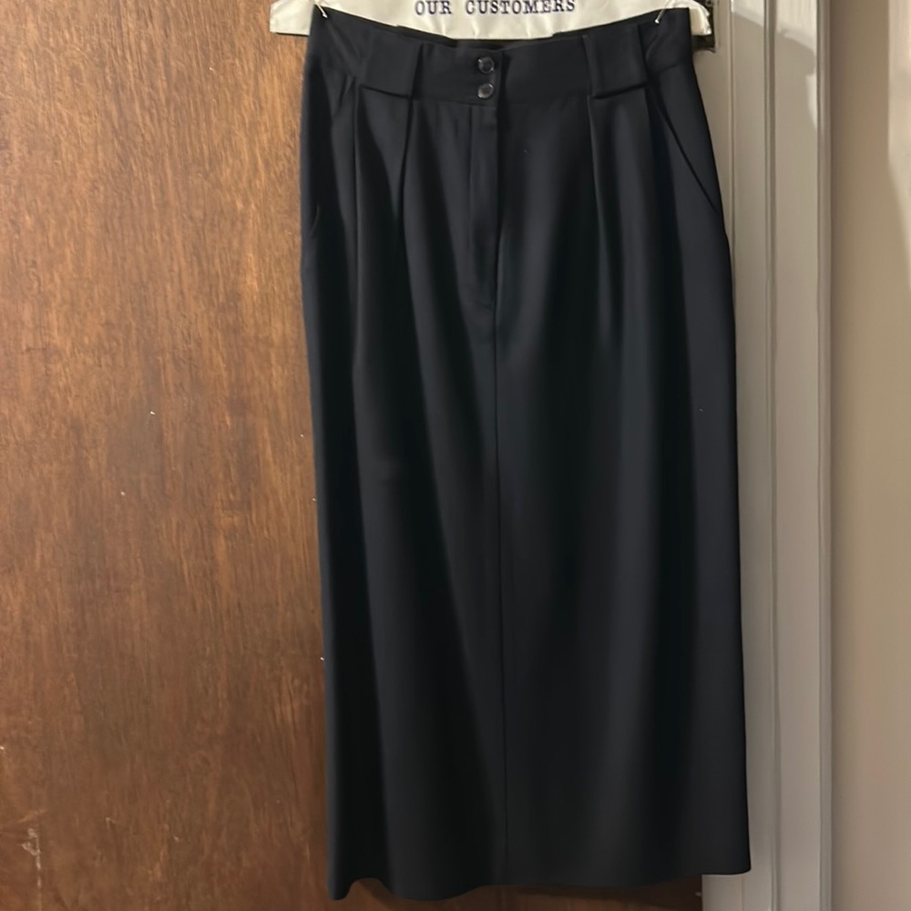 Ladies navy blue fully lined 100% wool long skirt.